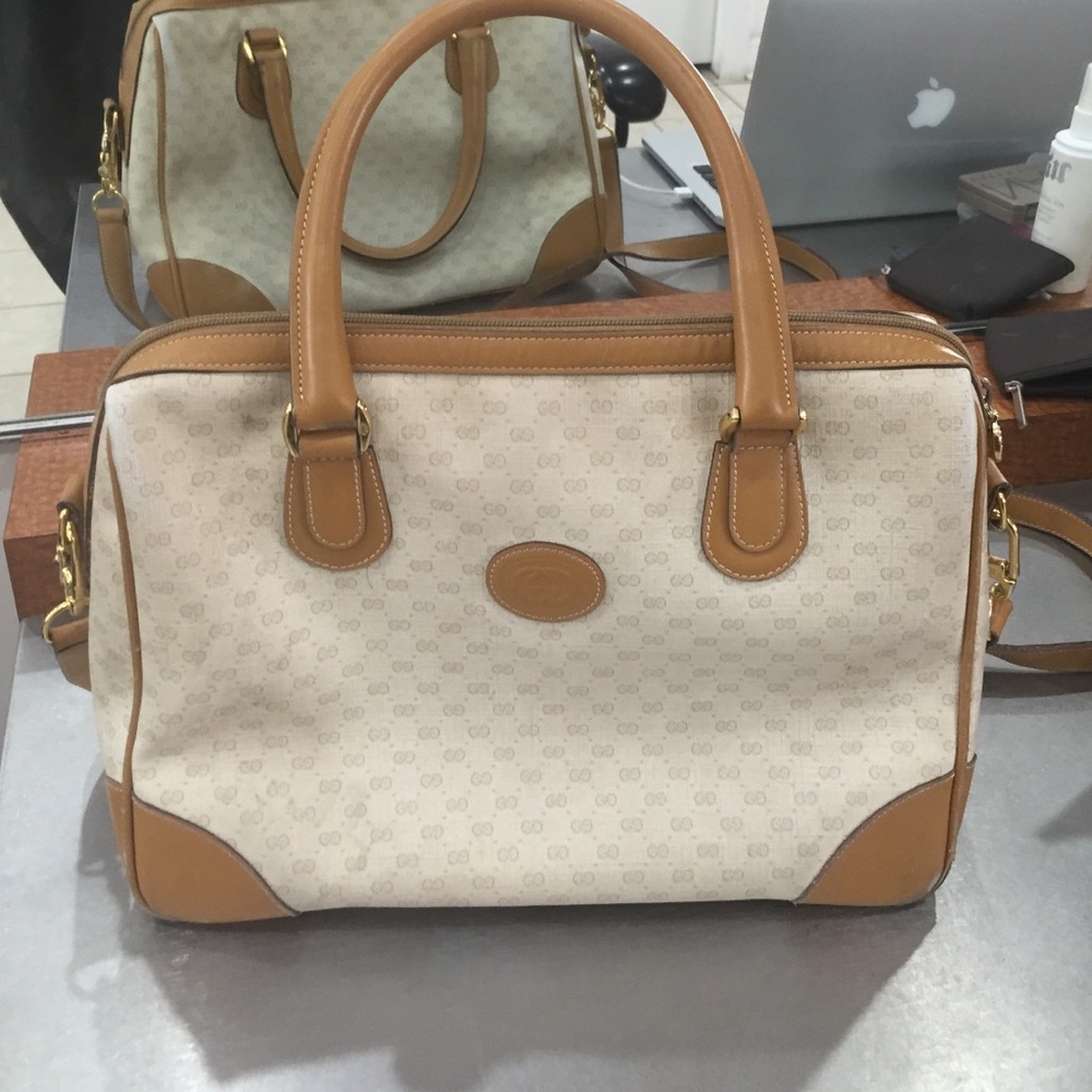 Vintage Gucci cross body purse